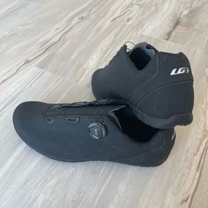 Garneau men’s cycling shoes, size 11 1/2.